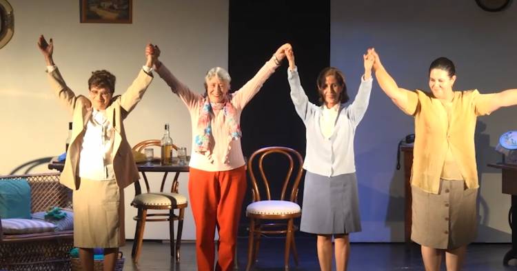 ESTRENÓ LA OBRA DE TEATRO "LAS GONZALEZ"