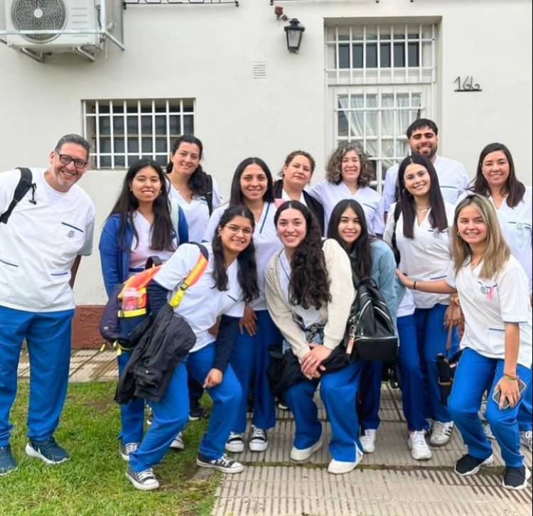 ESTUDIANTES DE LA CARRERA DE ENFERMERÍA PARTICIPARON DE UNA MUESTRA EN LA LOCALIDAD DE UCACHA