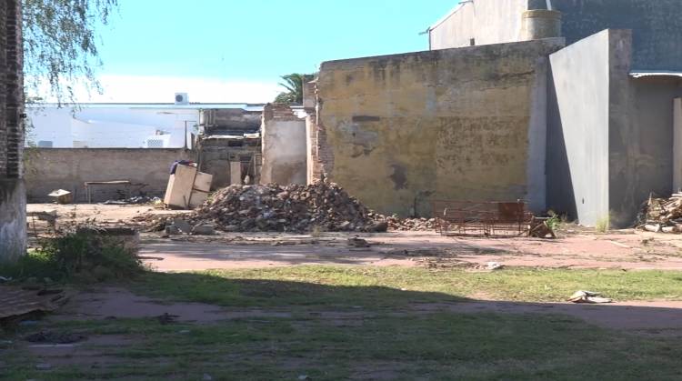 TAREAS DE LIMPIEZA Y DEMOLICIÓN EN EL VIEJO SPORTING