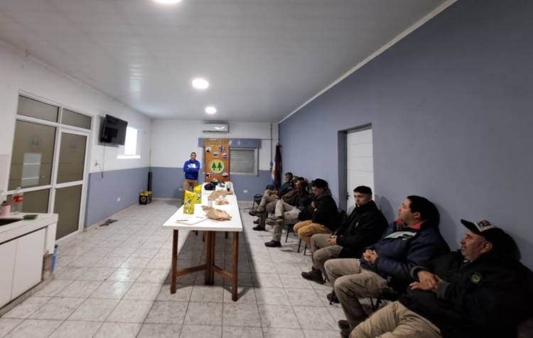 PERSONAL DE REDES DE LA COOPERATIVA REALIZARON UNA CAPACITACIÓN EN USO DE GRÚAS